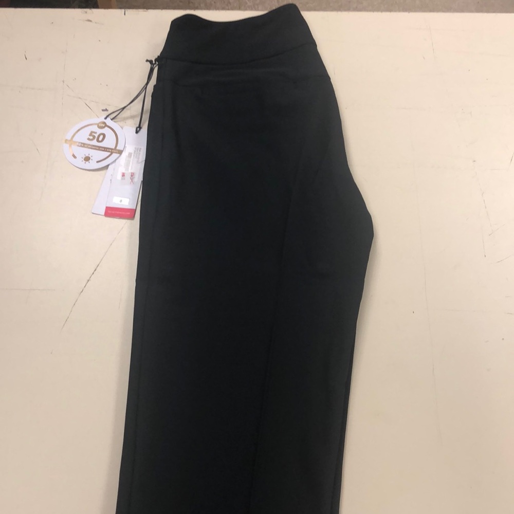 NWT Tail Capri